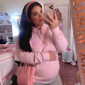 Meet your Posher, Elizabeth